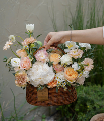 Giỏ hoa peony trắng mix