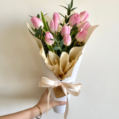 Bó bồng bềnh tulip hồng