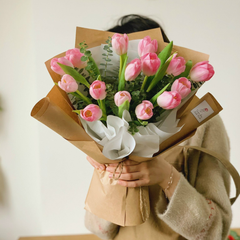 Bó một mặt tulip hồng