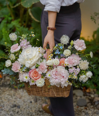 Giỏ hoa peony trắng mix