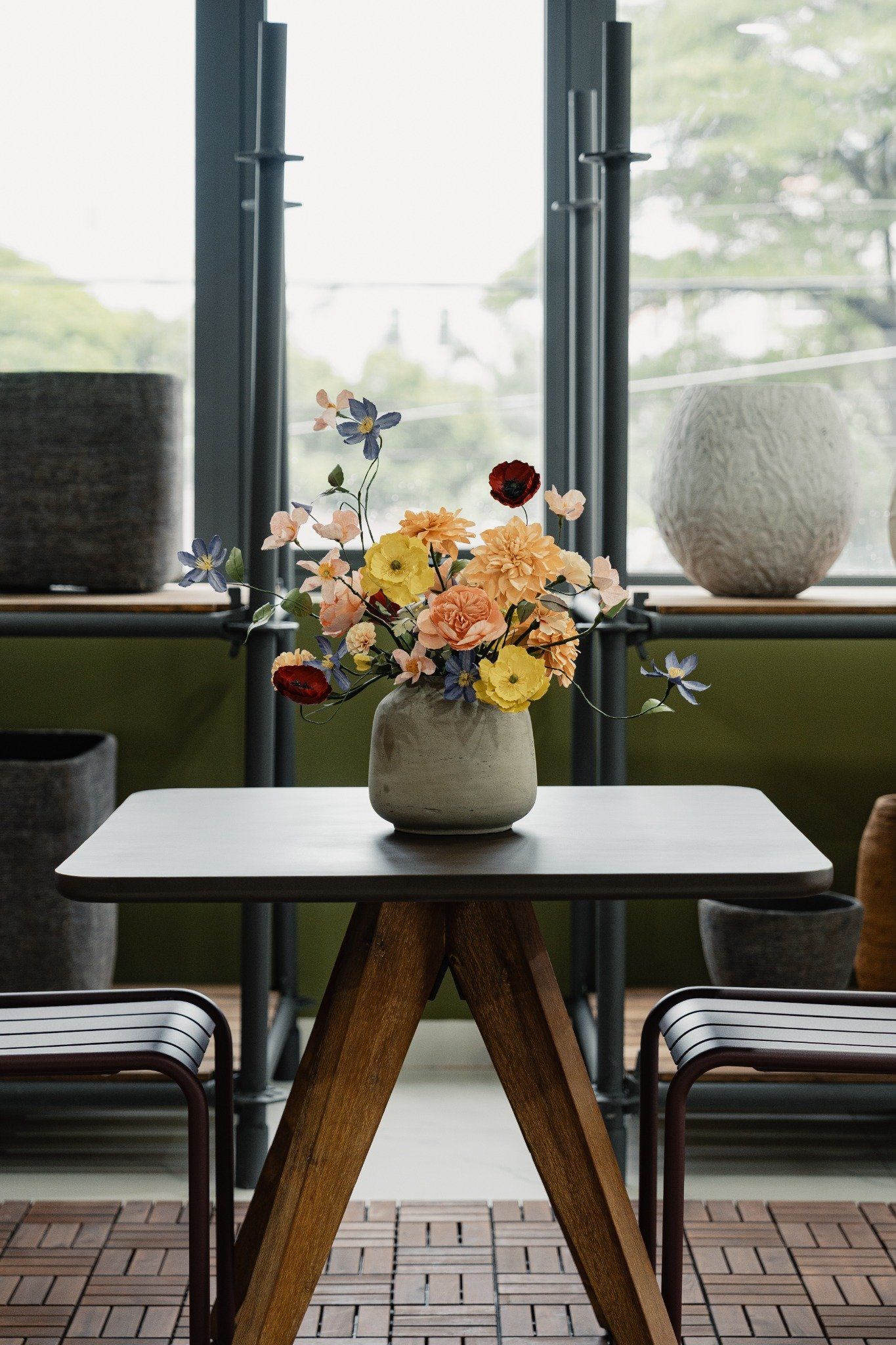  FLORAL bouquet with vase 