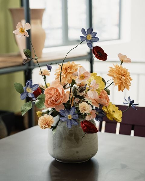  FLORAL bouquet with vase 