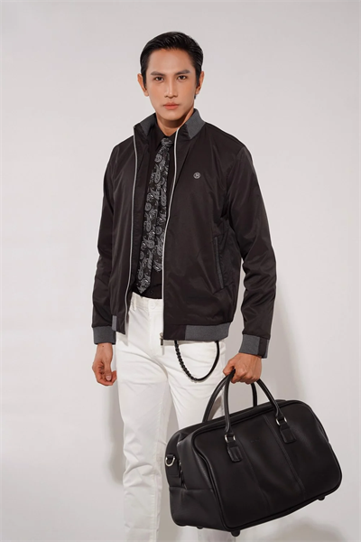  Áo khoác gió hai lớp thiết kế (Đen,42) 