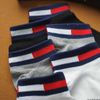  1 Đôi Vớ nam nữ Ngắn Kẻ Sọc Ngang Viển Cổ Tommy Hilifiger 