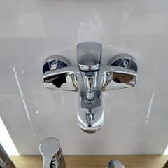 Sen tắm nóng lạnh TOTO TBG09302VA/TBW01008A