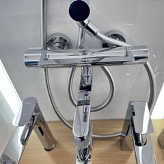 Sen tắm nhiệt độ TOTO TBV03429V/TBW01010A