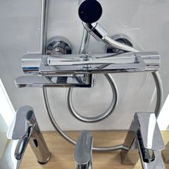 Sen tắm nhiệt độ TOTO TBV03429V/TBW01010A