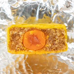 Bánh trung thu dừa cà phê trứng muối