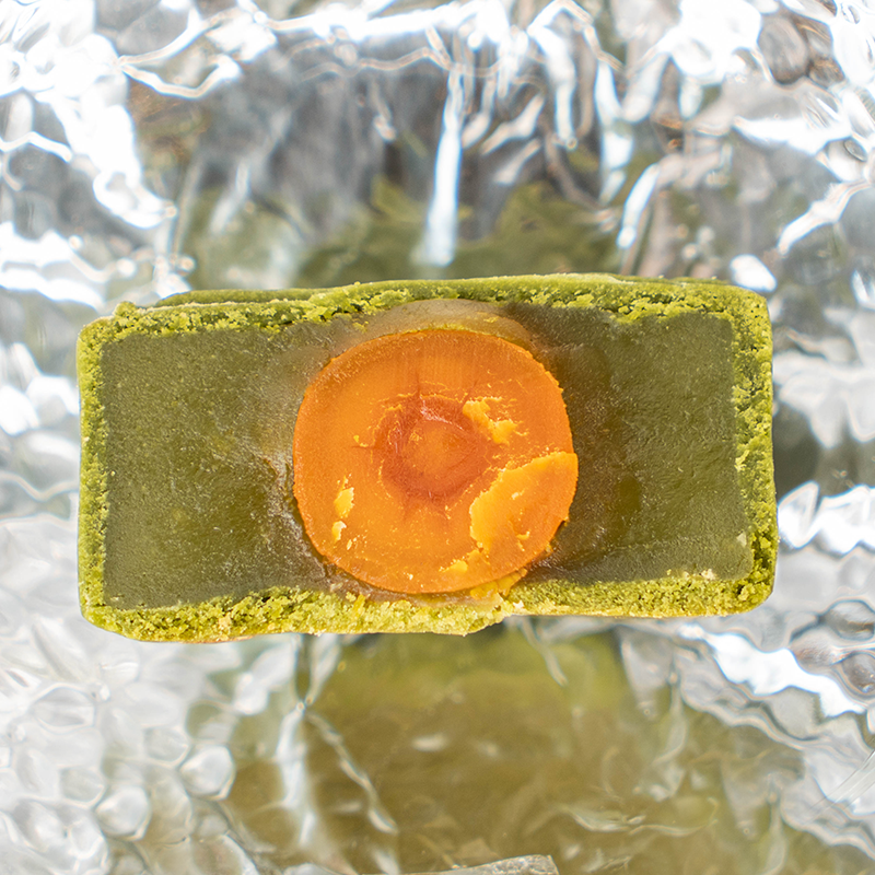 Bánh trung thu trà xanh Matcha trứng muối