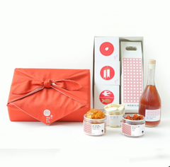 AIA Deluxe Gift Set 01