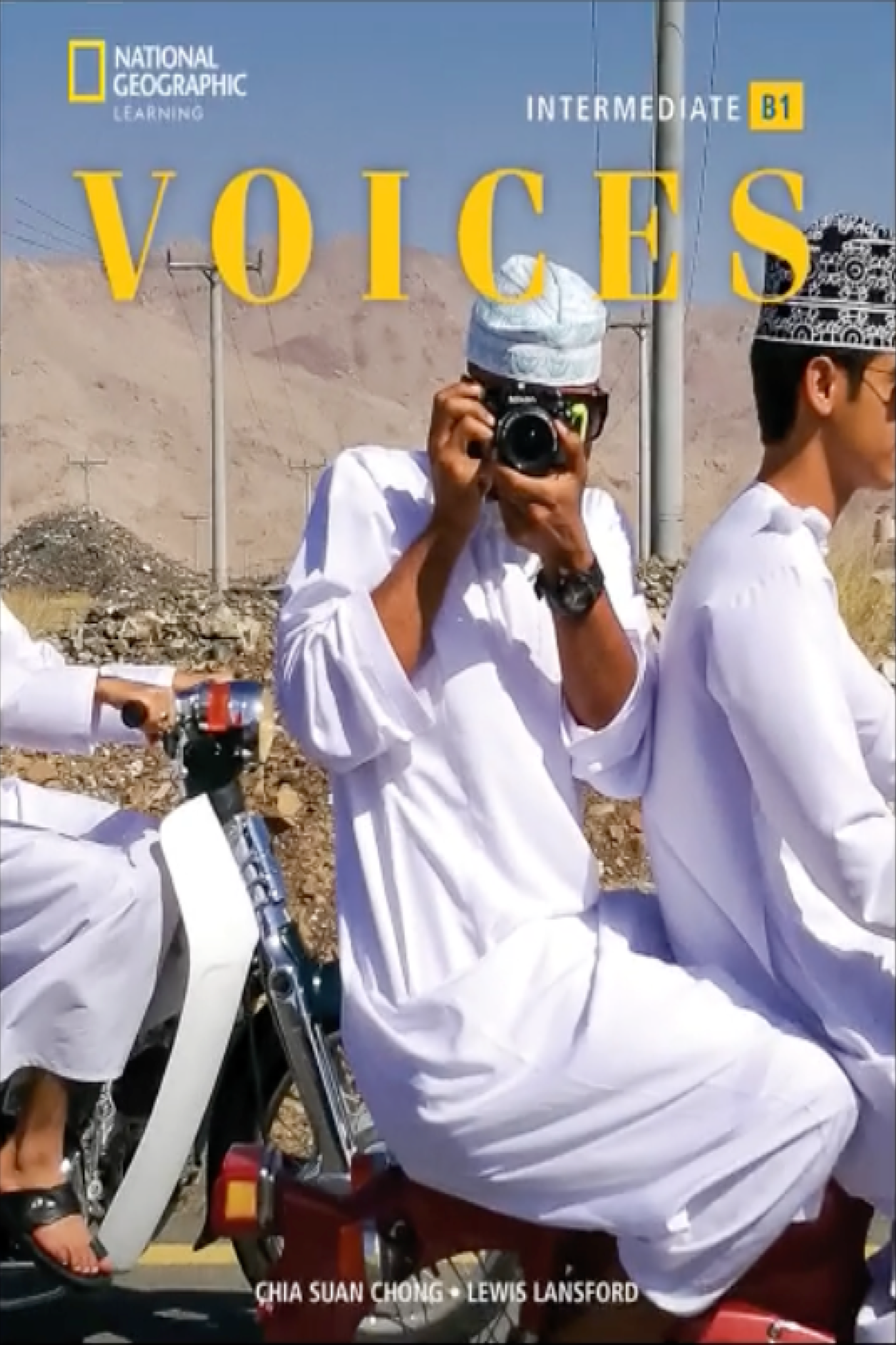 Sách giấy - Voices (BrE) (VN Ed) B1: Sách Giấy Với Code Làm Bài Tập Online Và Sách Điện Tử