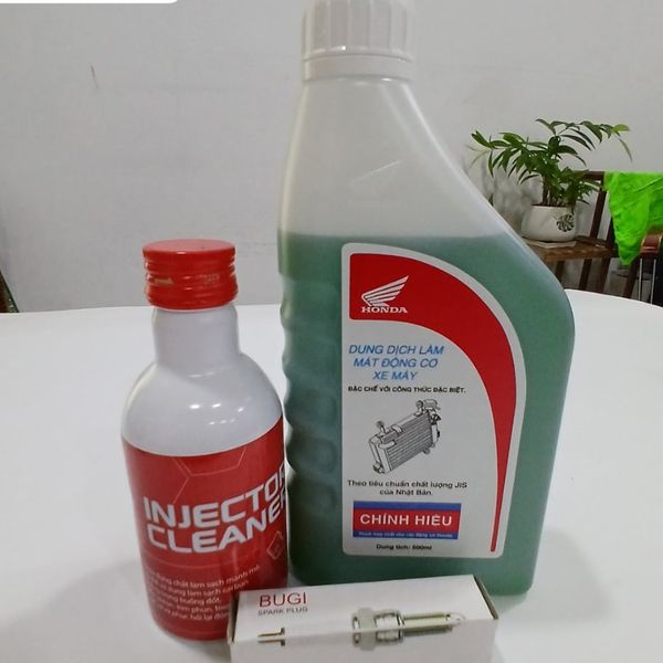 Combo 7( Nước làm mát+dung dịch vệ sinh kim phun+bugi xe AB110,125cc/Lead) 08CLAM9910YV6 -08CMCHIC60PCS -31917KPH901