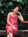  Đầm dây thêu hoa hồng 