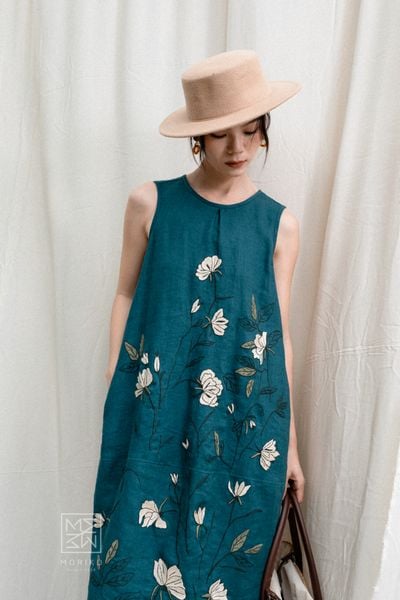  Lagoon Dress (Đầm bí xanh thêu hoa hồng) 
