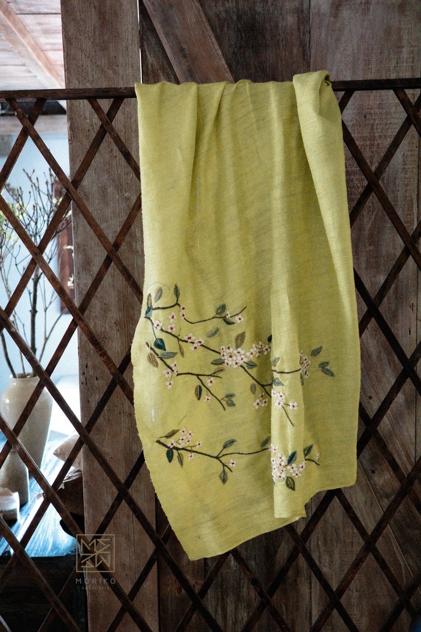  Khăn tơ tằm thêu (100% silk) 
