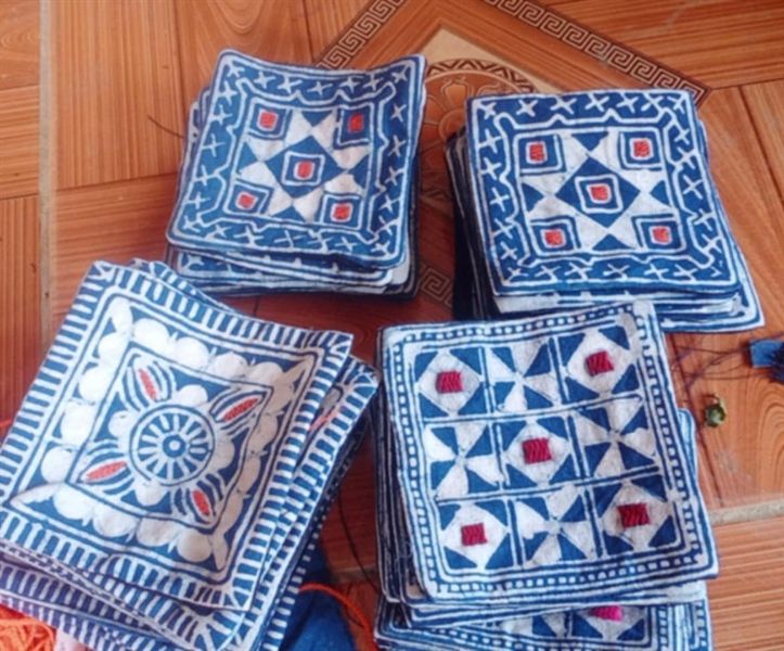  Lót ly vẽ sáp ong 