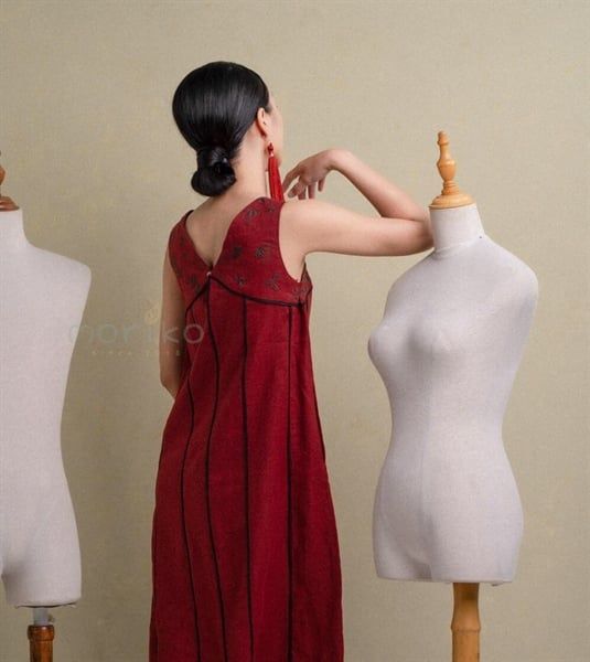 Đầm dạ hội dài xẻ tà 2 dây quyến rũ 3 màu đỏ đen vàng huyền thoại