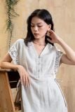  Đầm cổ V, ghép vải tay cánh dơi thêu hoa 