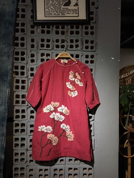  Áo dài em bé cố tròn có viền có thêu, kèm quần 