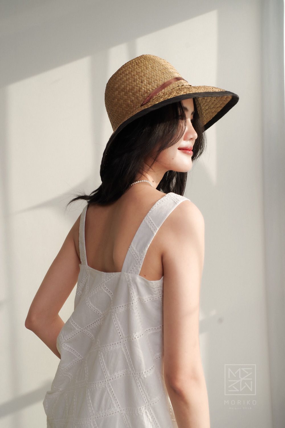  Áo dây cúp ngực ngang thêu hoa rơi 