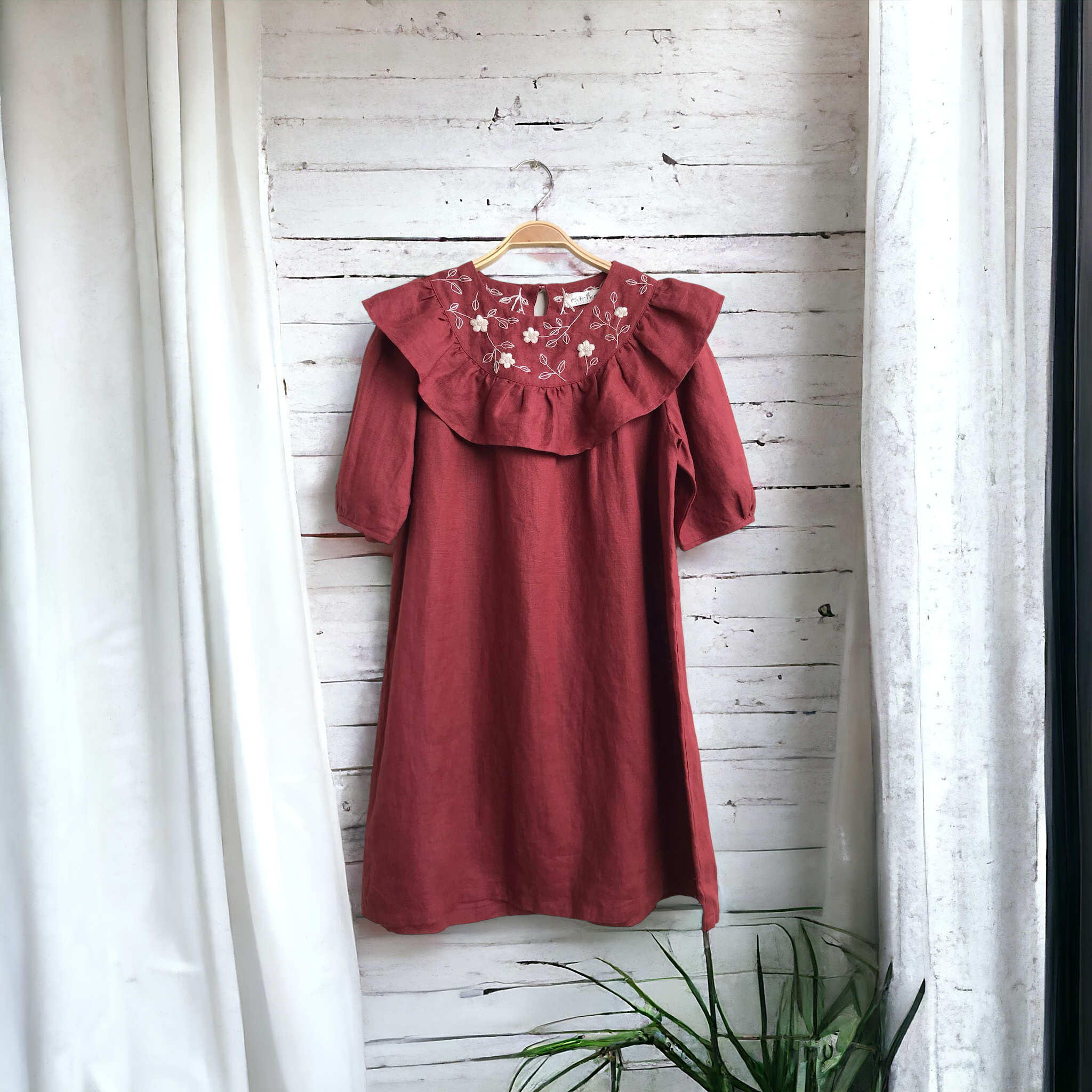  Đầm em bé tay dài phối cánh tiên thêu hoa 