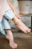  Áo Dài Linen Cổ Tròn Thêu Hoa Trên Vai 