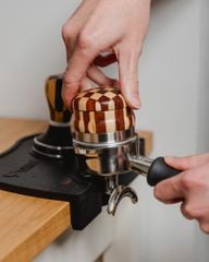 Dụng Cụ San Cà Phê OCD Bằng Gỗ Checkerboard PULLMAN | CHISEL REDISTRIBUTION CHECKERBOARD