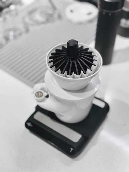 Dụng Cụ Hỗ Trợ Tráng Giấy Khi Pha Cà Phê Pour Over | Minos Filter Paper Anchor [PRE-ORDER]