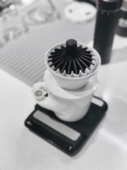 Dụng Cụ Hỗ Trợ Tráng Giấy Khi Pha Cà Phê Pour Over | Minos Filter Paper Anchor [PRE-ORDER]