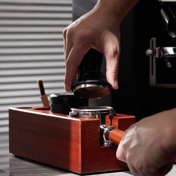 Giá Kê Tamper Nén Cà Phê Bằng Gỗ Có Ngăn Kéo MUVNA | Walnut 3 Hols Coffee Stand