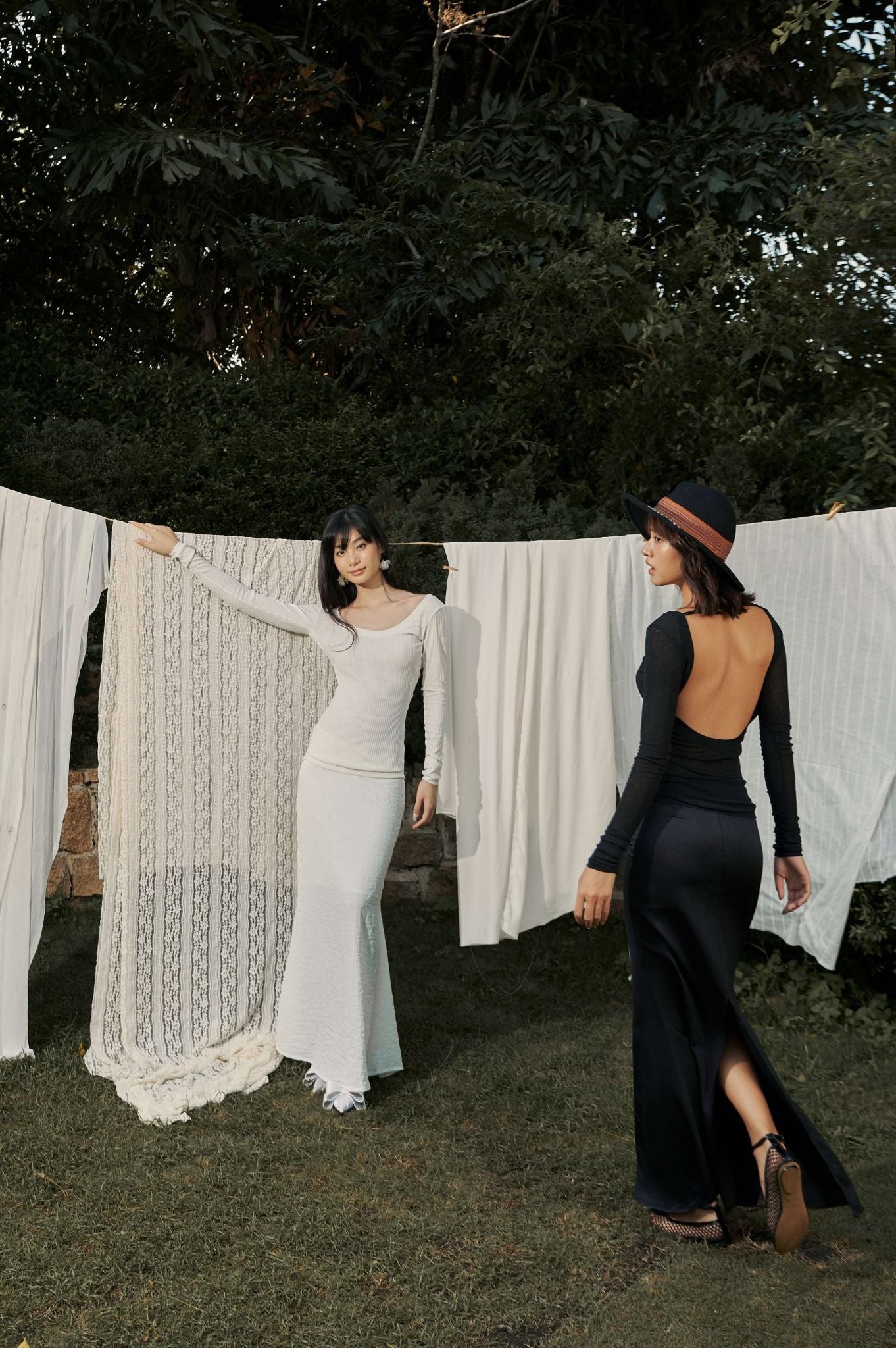 Backless Top | Áo Dáng Ôm Hở Lưng