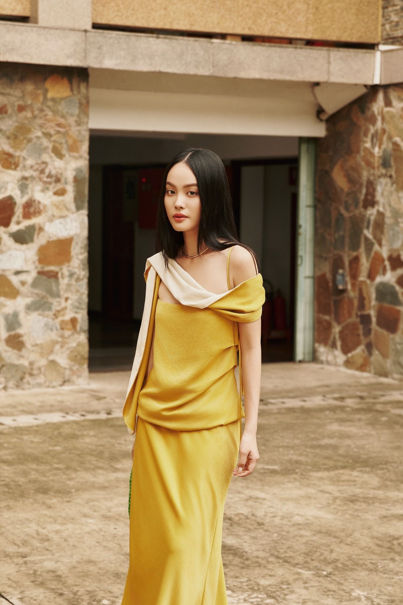 Aurora Top | Áo Xếp Nếp Kèm Khăn Choàng