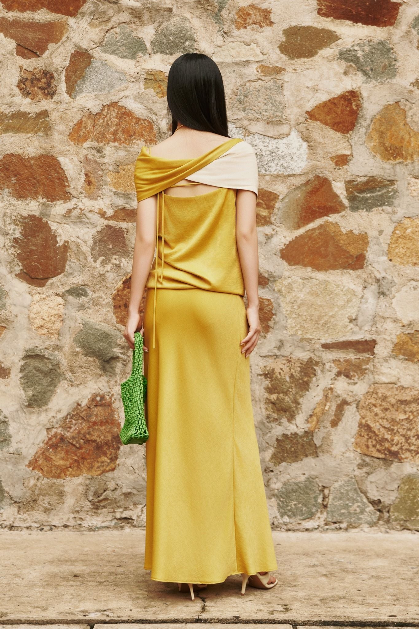 Aurora Top | Áo Xếp Nếp Kèm Khăn Choàng