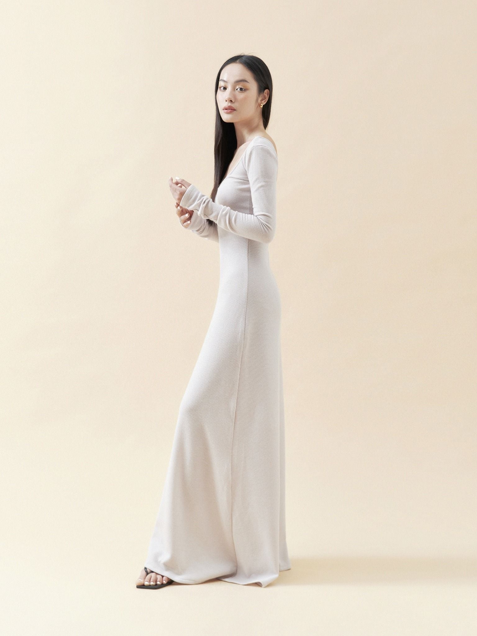 Orchid White Dress | Đầm Tay Dài Dáng Ôm