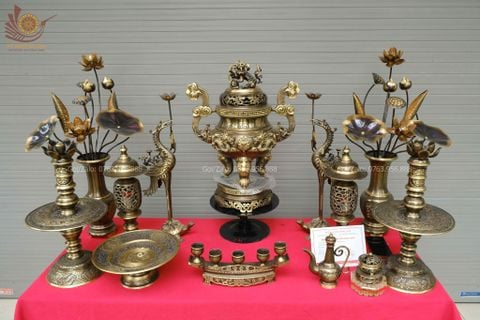 Bộ Ngũ Sự Bằng Đồng Vàng Cao 60 Rồng Màu 2 CN + Đôi đèn cao 43 + Đôi Bình Hoa+ Mâm Bồng + Ngai Chén
