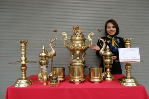 Bộ Ngũ Sự Bằng Đồng Cát Tút  Song Long Chầu Nguyệt Cao 60 Catut + Đèn Cao 45cm + Bộ Bát Hương