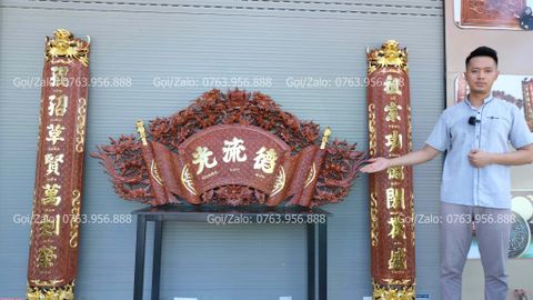 Cuốn Thư Câu Đối Gỗ Hương Đá Đức Lưu Quang Dát Vàng Kích Thước Cuốn Thư 197*87*4 - Câu Đối Ốm Cột Cao 197cm, Đường Kính 32cm