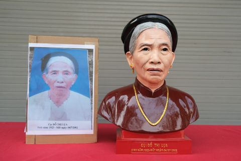 Tượng Chân Dung Bằng Đồng Đỏ Cụ Bà Kích Thước Cao 42 Cm Nặng 20Kg