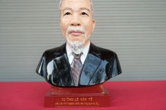 Tượng Truyền Thần Bằng Đồng Đỏ Cụ Ông Nền Đen Kích Thước Cao 42 Cm Nặng 20Kg