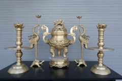 Đỉnh Đồng Ngũ Sự Bằng Đồng Vàng Song Long Chầu Nguyệt Cao 60 Cm Chữ Việt