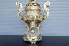 Đỉnh Đồng Ngũ Sự Bằng Đồng Vàng Song Long Chầu Nguyệt Cao 60 Cm Chữ Việt