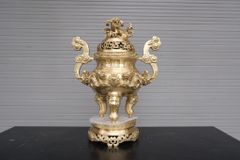 Bộ Ngũ Sự Bằng Đồng Vàng Cao 60 Rồng Vàng Mộc + Đôi Đèn 43 Vàng Mộc