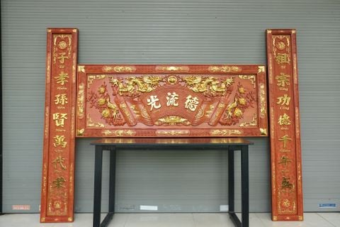 Bộ Hoành Phi Câu Đối Gỗ Hương Đỏ Song Long  Chầu Mặt Nguyệt Hoành Phi 175*67*4 - Câu Đối 175*28*4