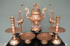 Bộ Ngũ Sự Bằng Đồng Đỏ Cao 70cm + Mâm Bồng 35cm Song Long Chầu Mặt Nguyệt Đồng Đỏ Mộc