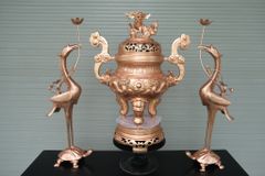 Nhân bản từ Bộ Ngũ Sự Bằng Đồng Đỏ Cao 70 Song Long Chầu Mặt Nguyệt Đồng Đỏ Mộc