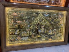 Tranh Vinh Quy Bái Tổ  Kích Thước 255 x 155  Đồng Vàng Xước Dát Vàng - Khung Sồi Đục Hoa Văn