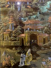 Tranh Vinh Quy Bái Tổ  Kích Thước 255 x 155  Đồng Vàng Xước Dát Vàng - Khung Sồi Đục Hoa Văn