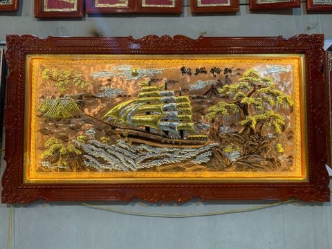 Tranh Thuận Buồm Xuôi Gió Kích Thước 230 x120  Đồng Đỏ Xước Dát Vàng - Khung Sồi Đục Hoa Văn