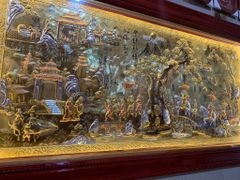 Tranh Vinh Quy Bái Tổ  Kích Thước 230 x120  Đồng Vàng Xước Dát Vàng - Khung Sồi Đục Trơn