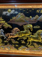 Tranh Mã Đáo Thành Công Kích Thước 230 x120  Đồng Đỏ Nền Đen Dát Vàng - Khung Sồi Đục Hoa Văn